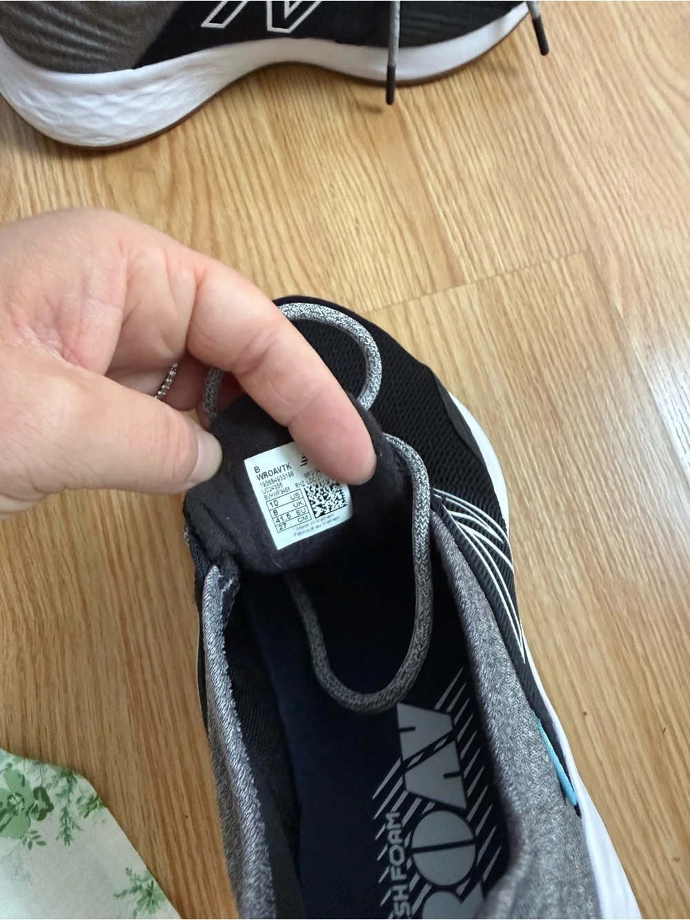 NWOB New Balance Fresh Foam Roav Running Shoes Black Women’s Size 10